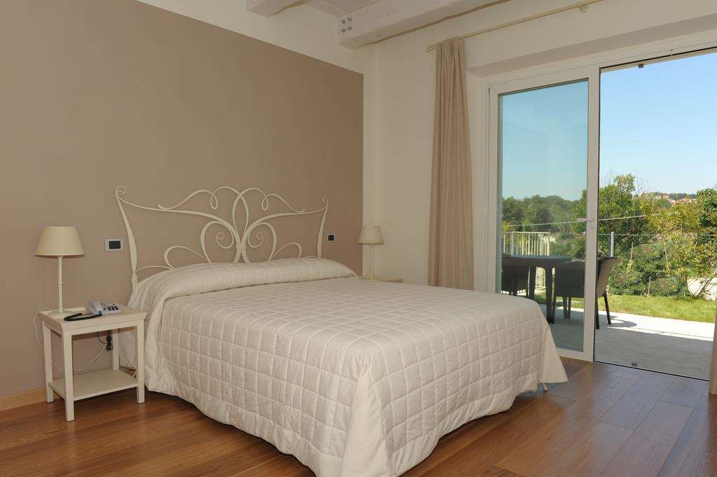 Hotel Giardino Suites And Spa - Numana Quarto foto